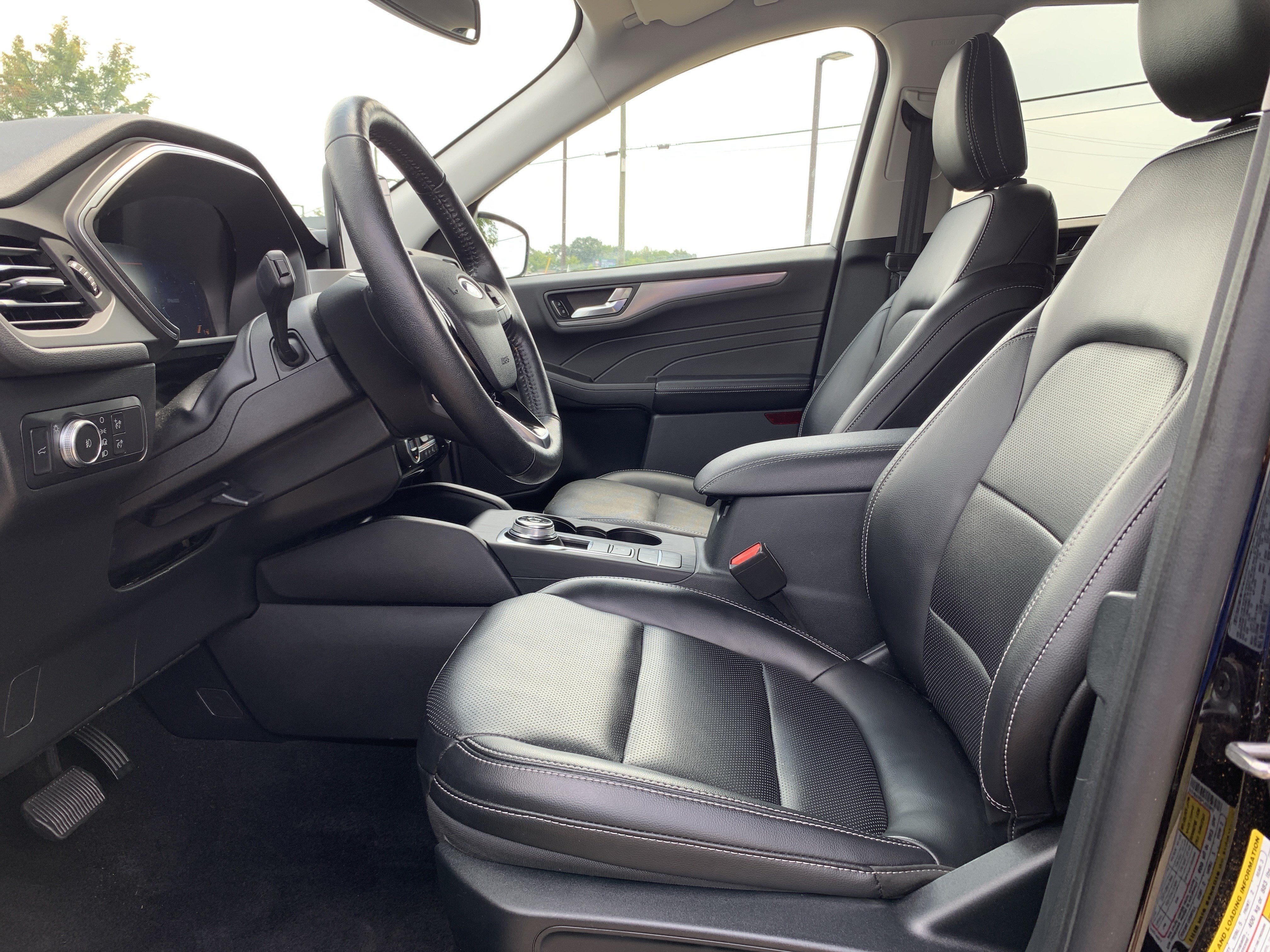 Used 2021 Ford Escape Titanium AWD/4WD image 16