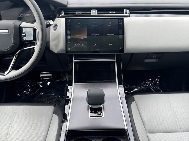 New 2026 Land Rover Range Rover Velar Dynamic SE image 17