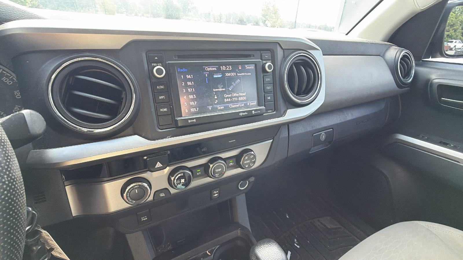 Used 2016 Toyota Tacoma SR5 RWD image 30