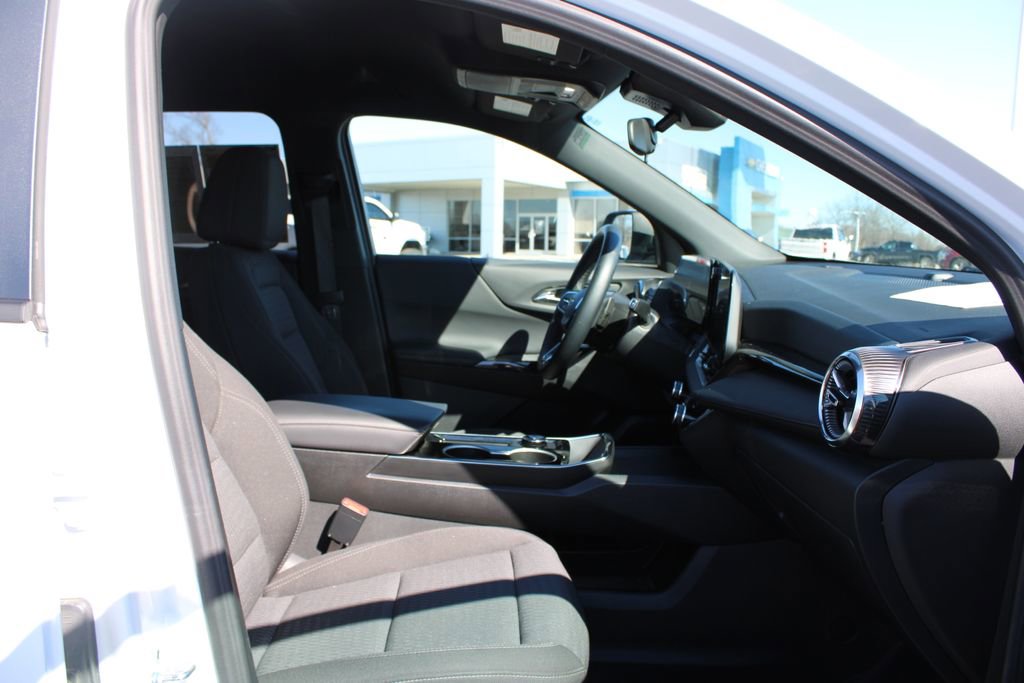 Used 2026 Chevrolet Equinox LT image 22