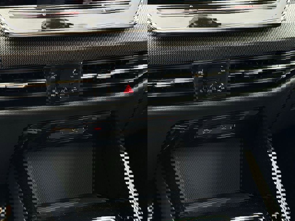 New 2025 Volkswagen GTI SE image 36