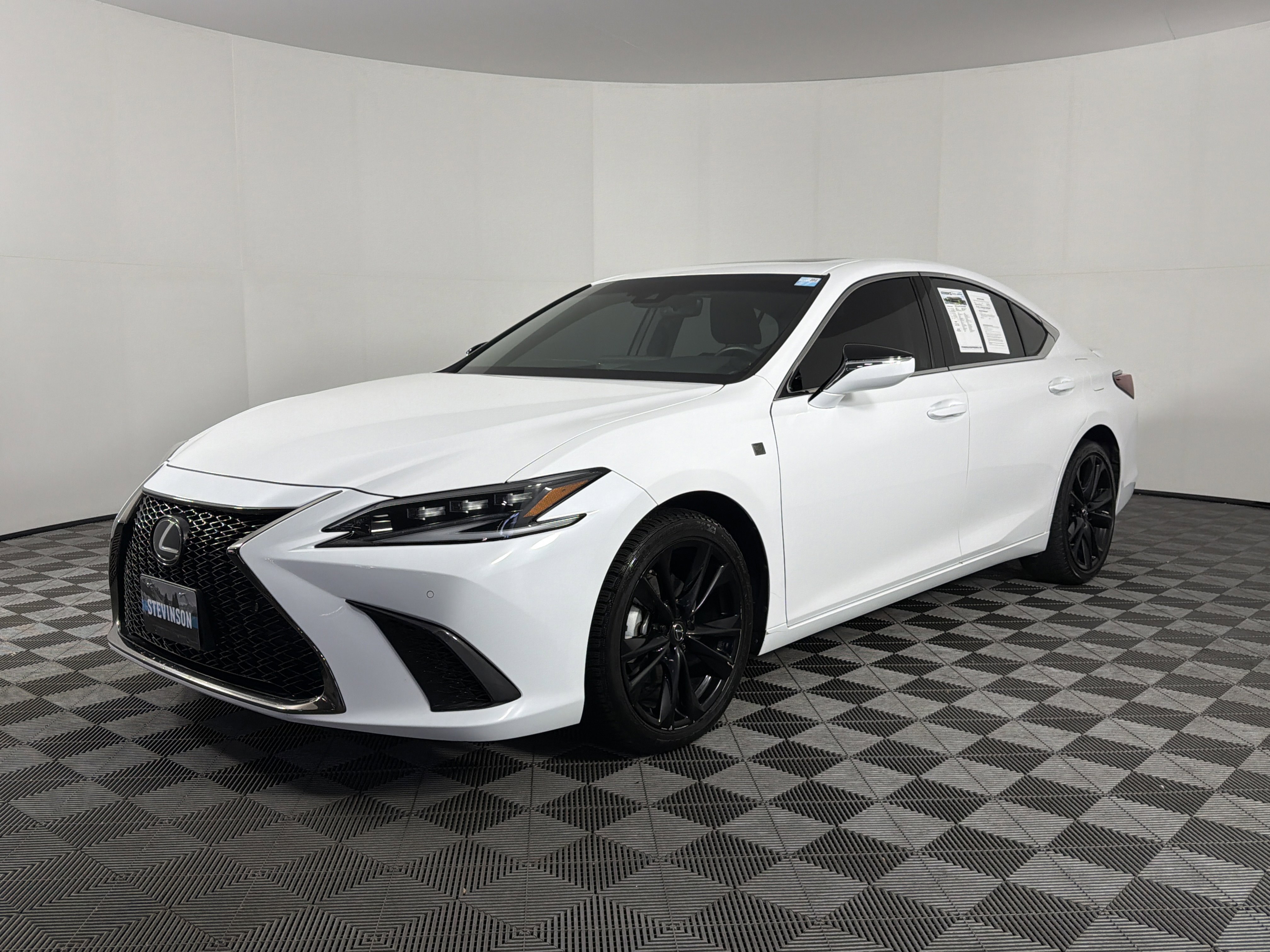 Used 2023 Lexus ES 250 w/ Accessory Package (Z1) AWD/4WD image 3