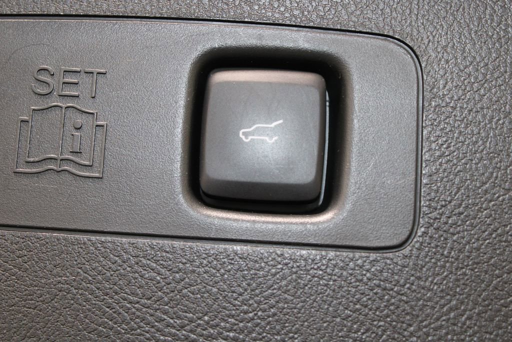 Used 2022 Lincoln Corsair FWD w/ Equipment Group 101A image 14