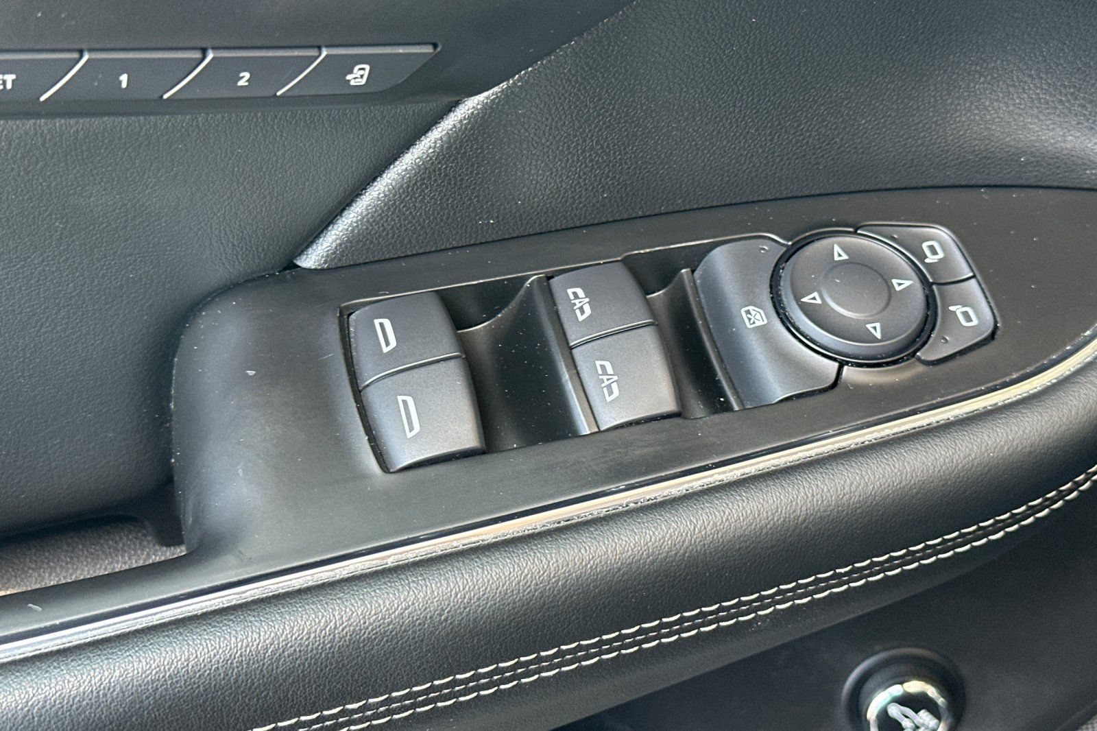 Certified 2023 Buick Envision Essence FWD image 12