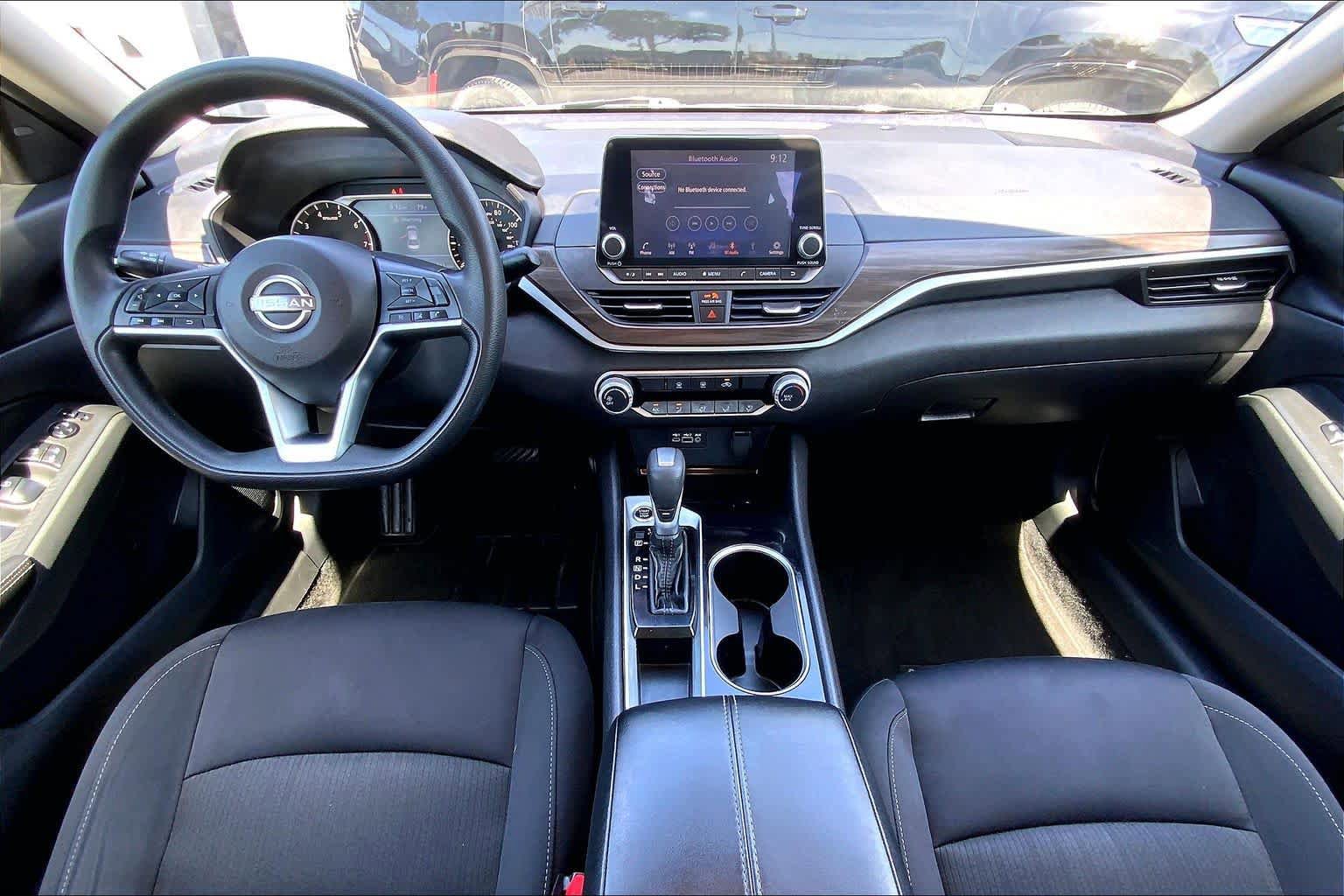 Used 2024 Nissan Altima 2.5 SV FWD image 14