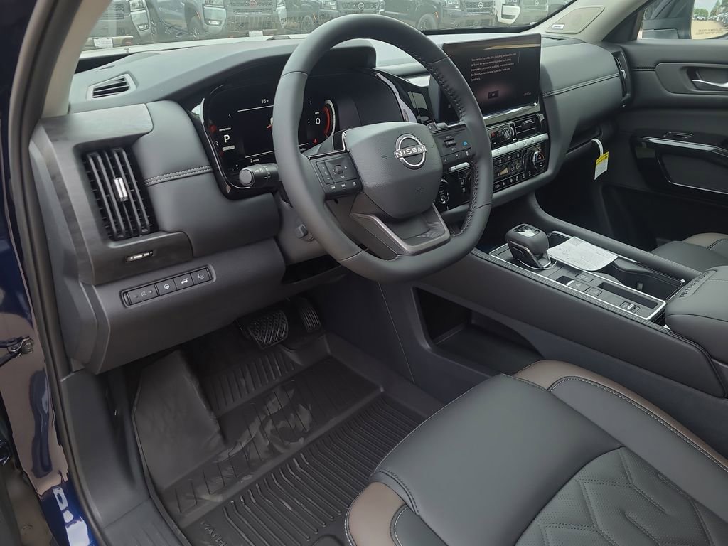New 2026 Nissan Pathfinder Platinum FWD image 14