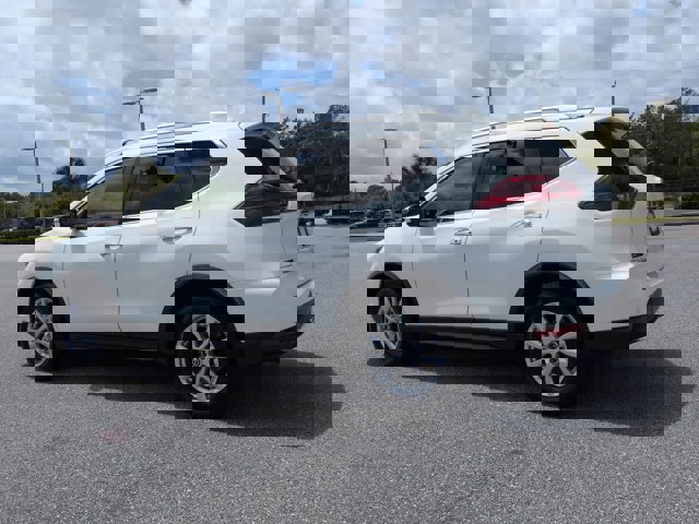 Used 2020 Nissan Rogue SV FWD image 7