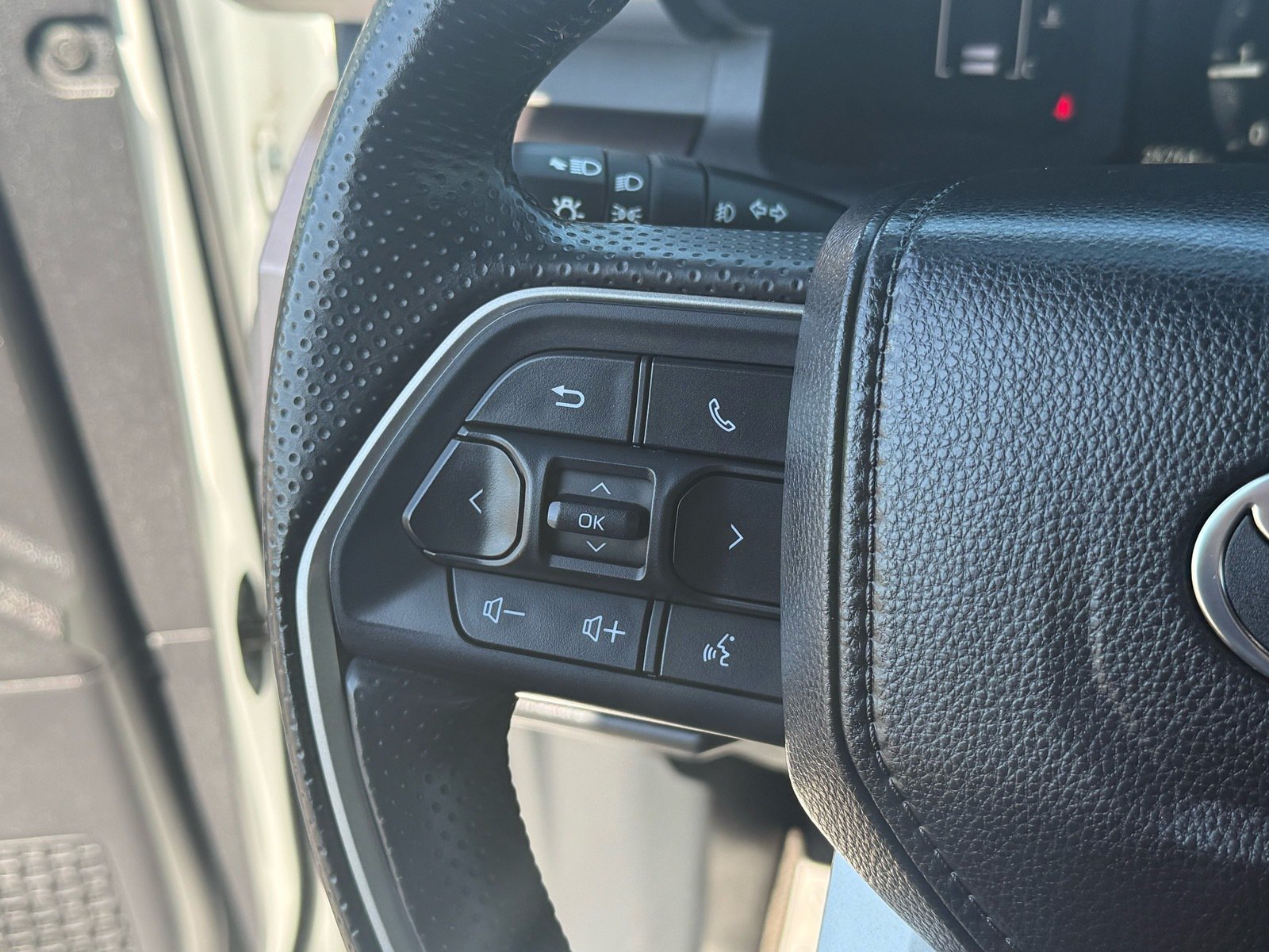 Used 2025 Toyota 4Runner SR5 RWD image 17