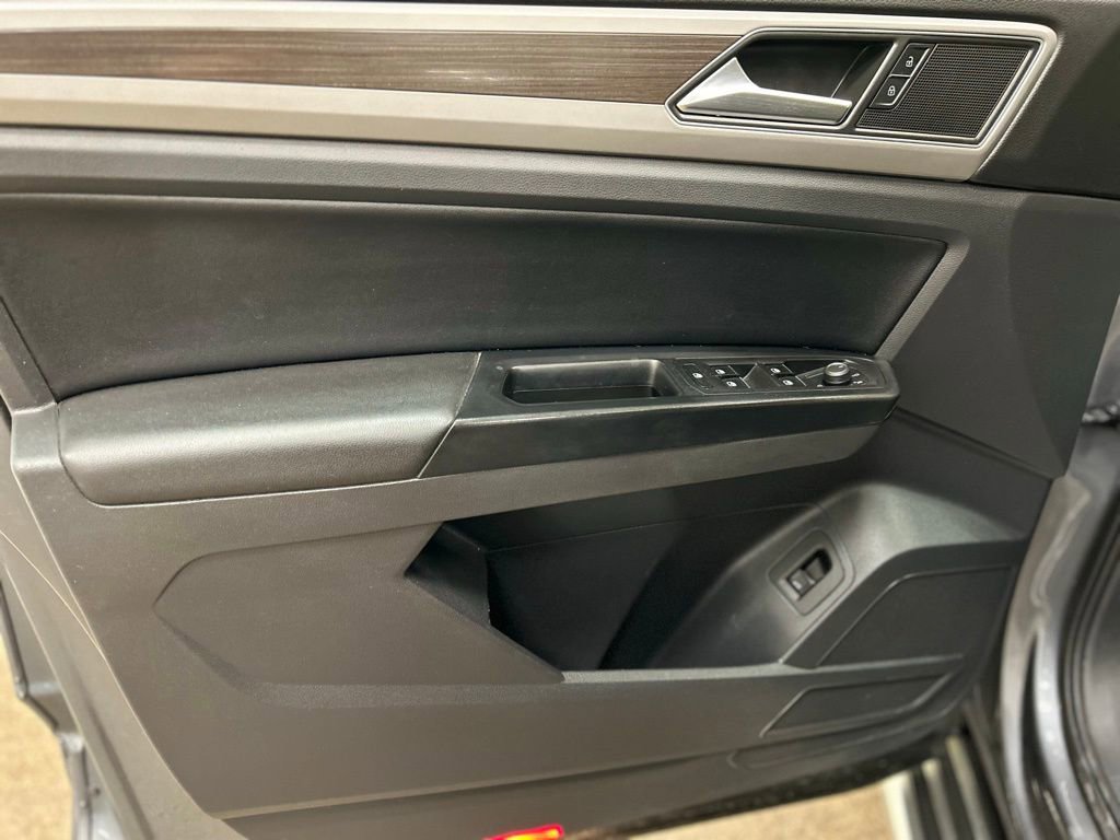 Used 2019 Volkswagen Atlas SEL R-Line image 12