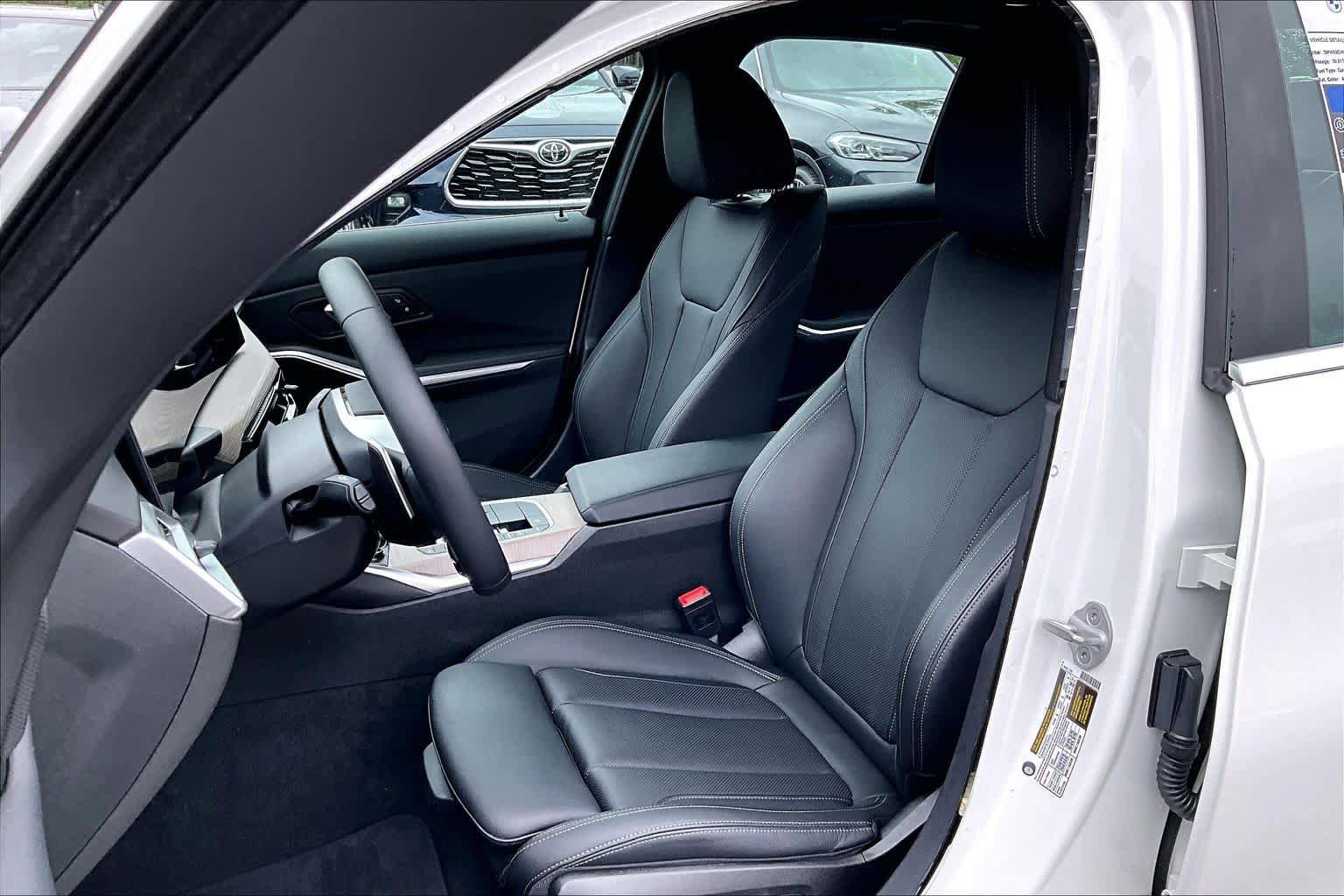Certified 2025 BMW 330i Sedan RWD image 8