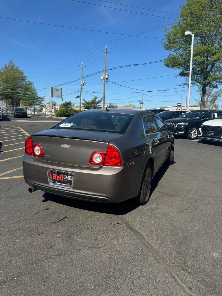 Used 2010 Chevrolet Malibu LT w/ Power Convenience Package image 3