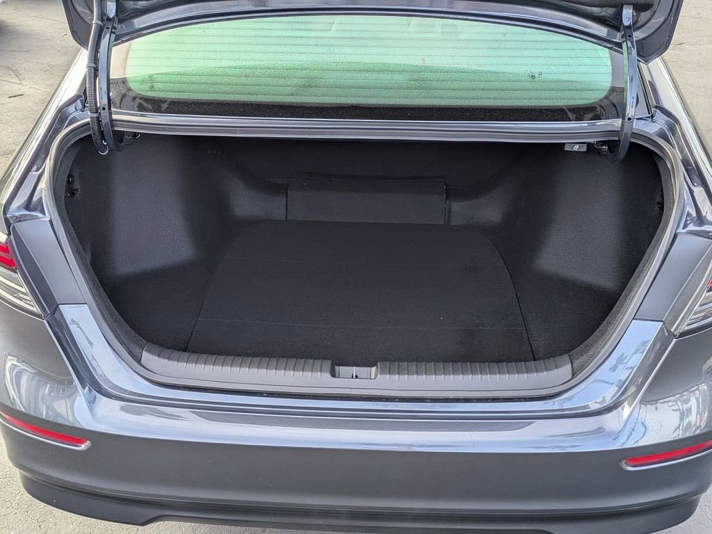 Certified 2025 Honda Accord LX image 15