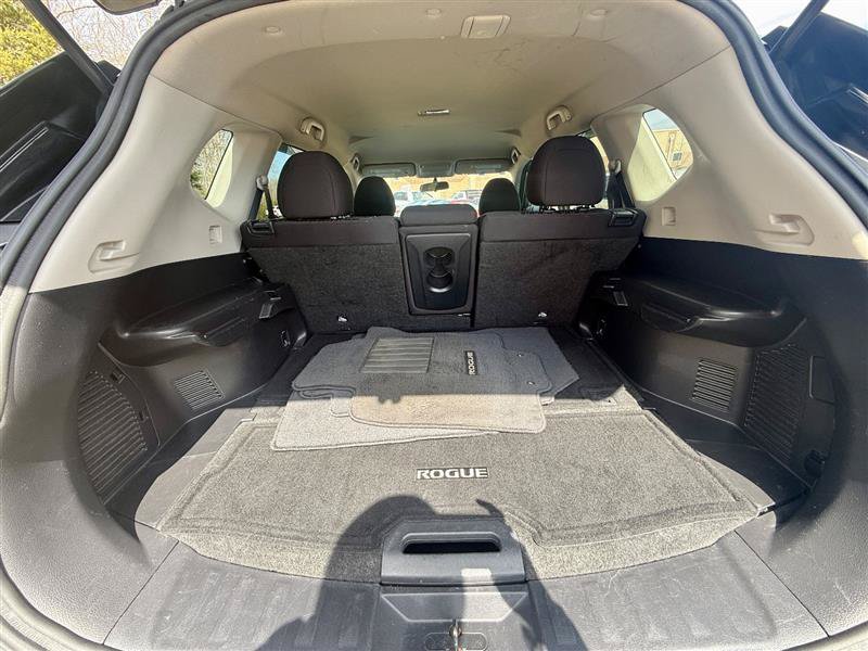 Used 2017 Nissan Rogue SV w/ Midnight Edition AWD/4WD image 31