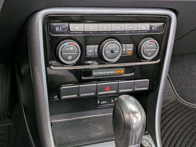 Used 2019 Volkswagen Beetle 2.0T SE image 31