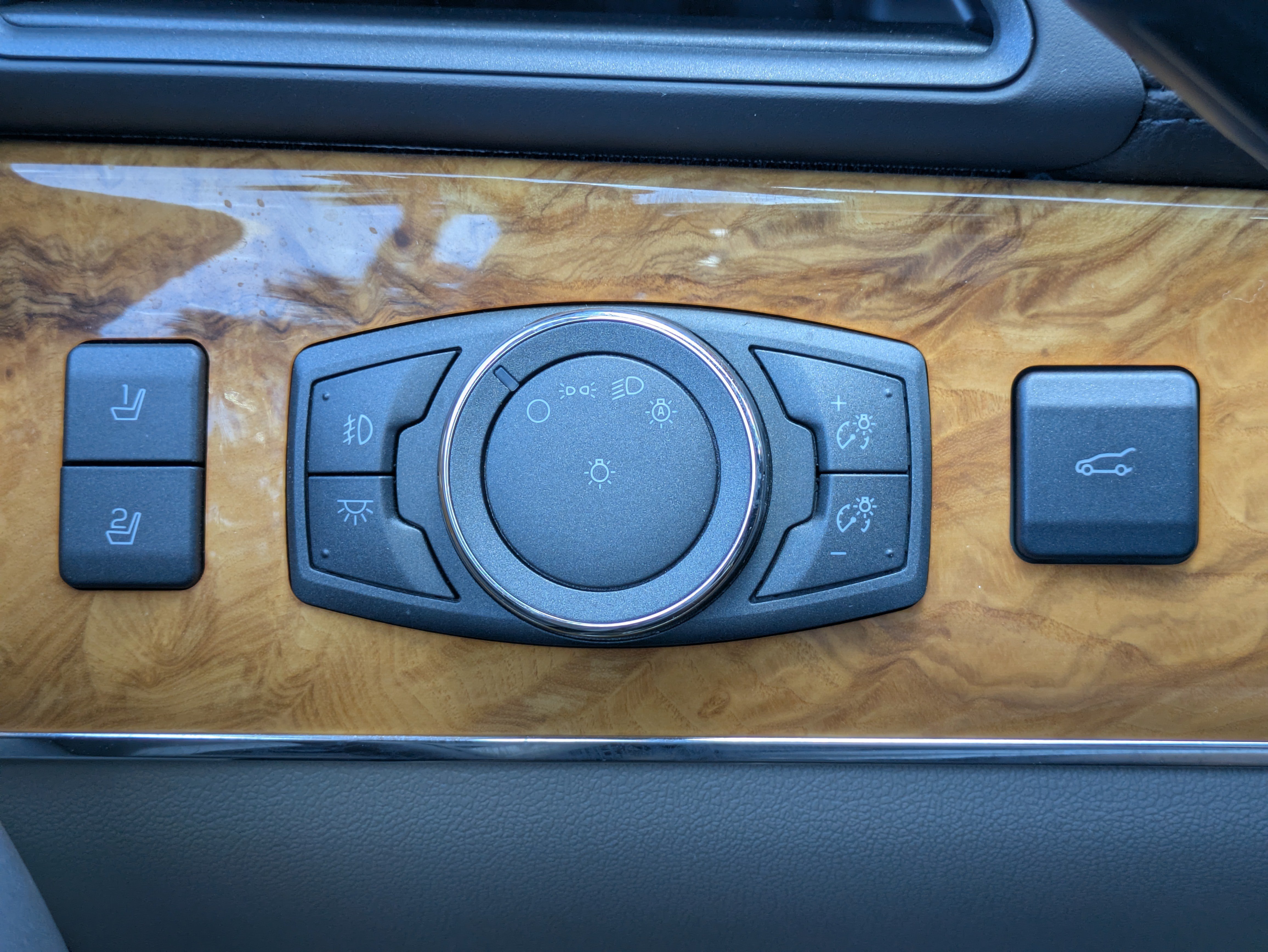Used 2014 Lincoln MKX AWD w/ Equipment Group 102A image 21