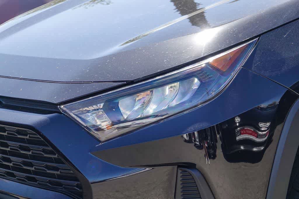 Used 2020 Toyota RAV4 LE w/ Carpet Mat Package FWD image 8