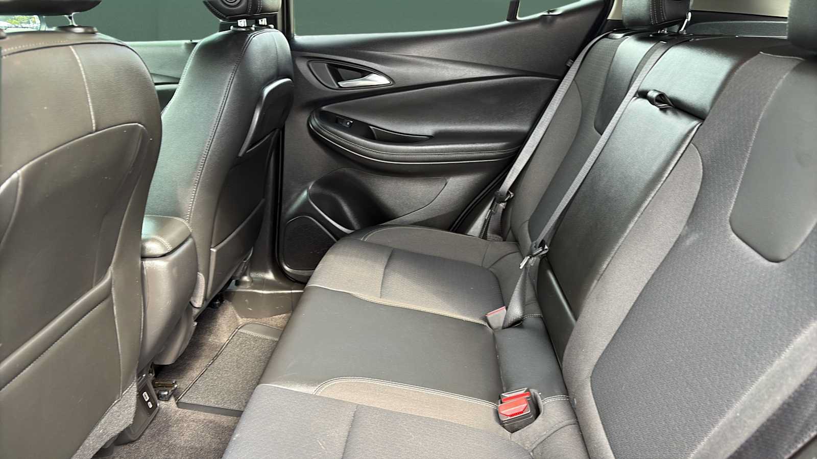 Used 2023 Buick Encore GX Select AWD/4WD image 18