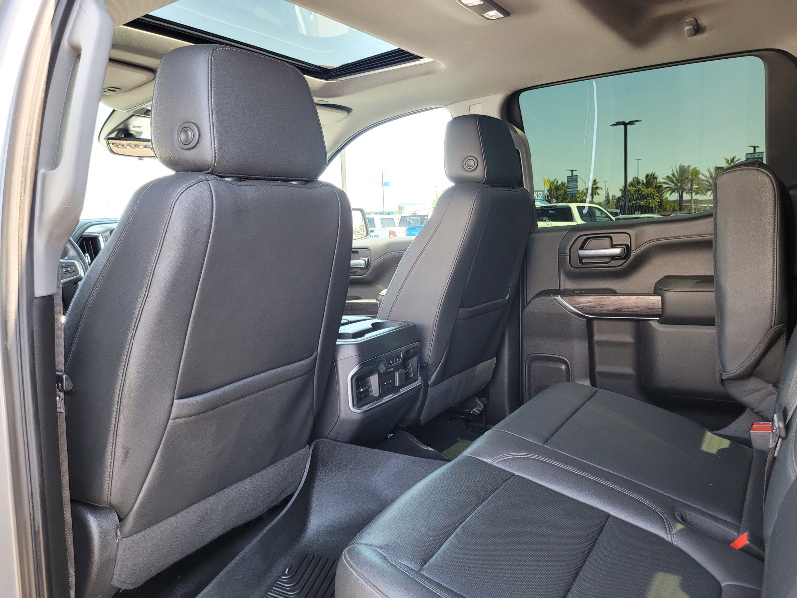 Used 2021 Chevrolet Silverado 1500 LTZ w/ LTZ Premium Package AWD/4WD image 13