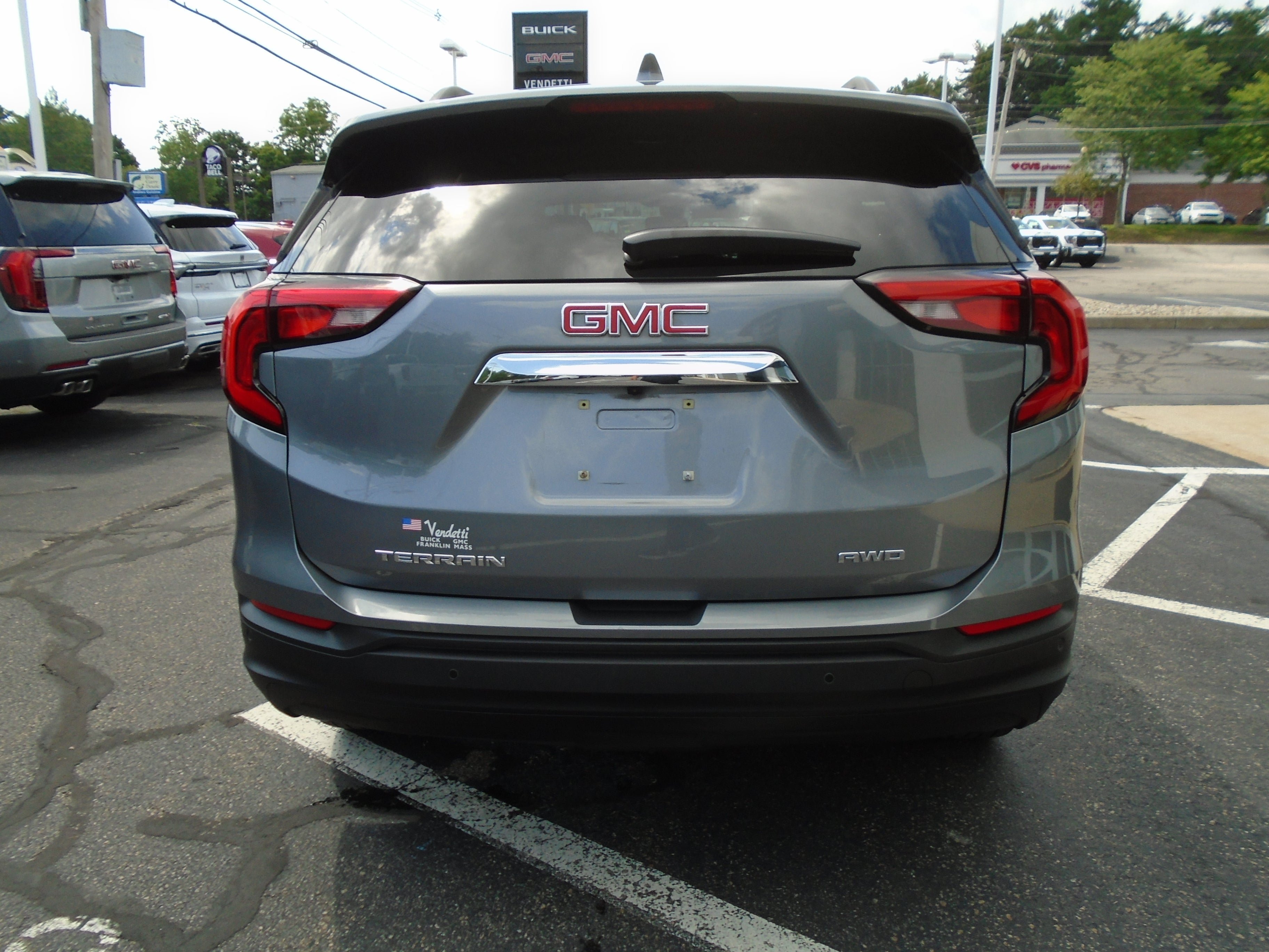 Used 2021 GMC Terrain SLE w/ Driver Convenience Package AWD/4WD image 8