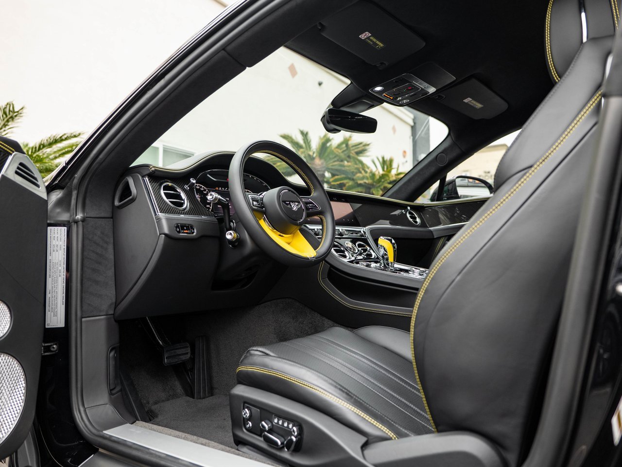 Used 2024 Bentley Continental GT image 2