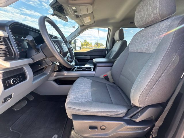 Used 2025 Ford F250 XLT w/ FX4 Off-Road Package AWD/4WD image 2