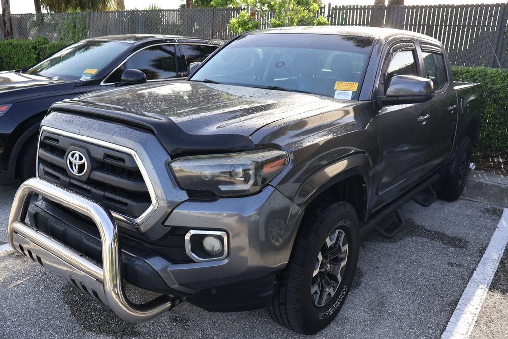 Used 2017 Toyota Tacoma SR RWD image 2