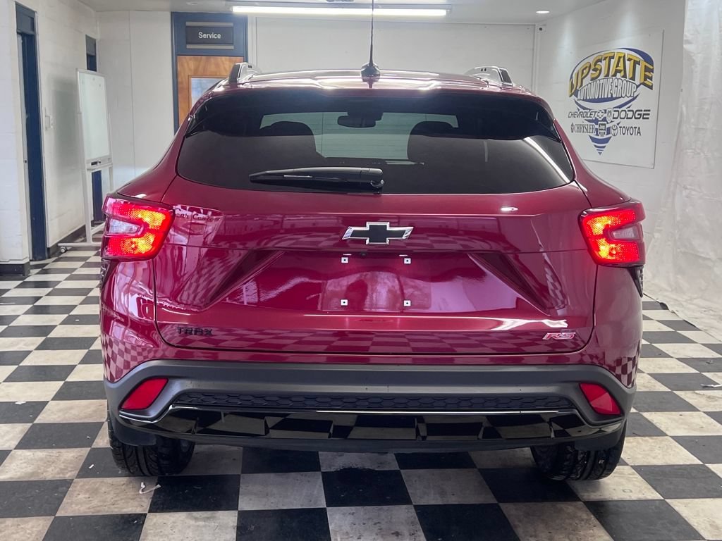 Used 2024 Chevrolet Trax RS w/ Driver Confidence Package FWD image 9