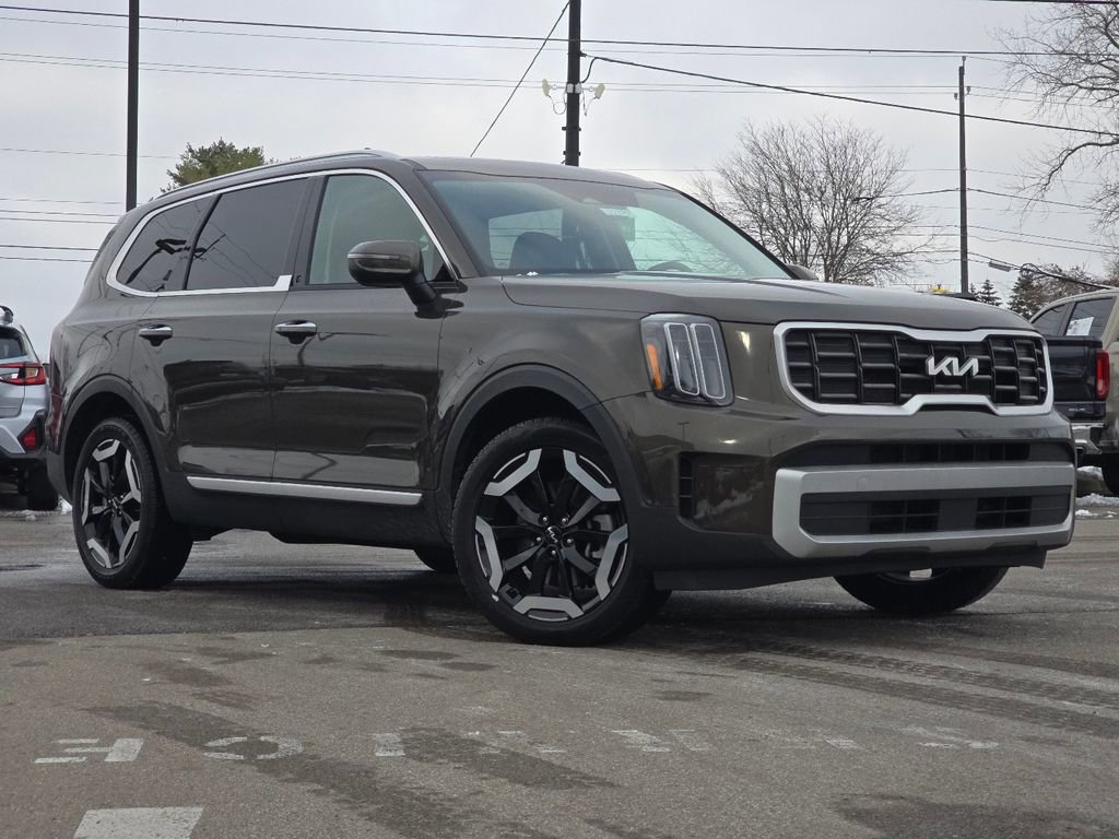 Used 2024 Kia Telluride S w/ S Sunroof Package image 2