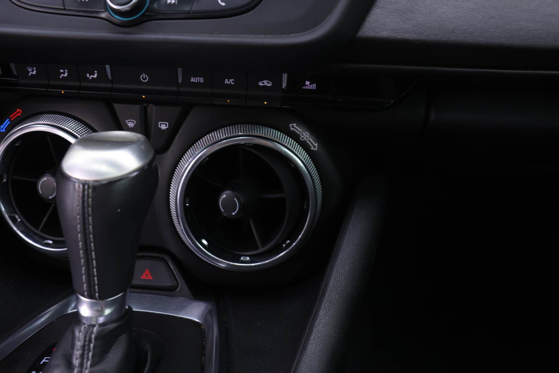 Used 2019 Chevrolet Camaro LT w/ RS Package RWD image 9