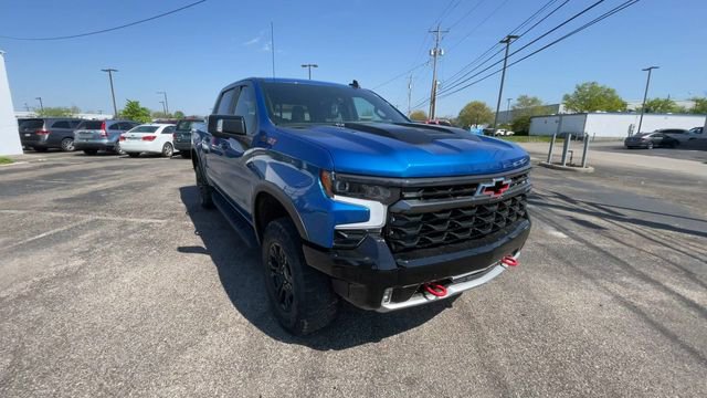 Used 2022 Chevrolet Silverado 1500 ZR2 w/ Technology Package AWD/4WD image 4