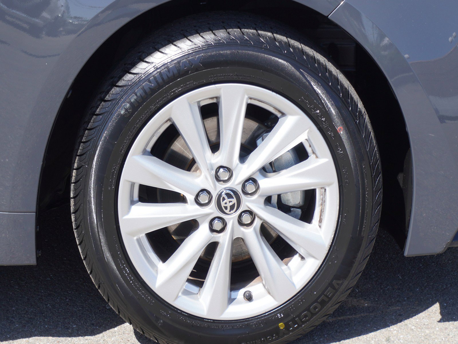 Used 2024 Toyota Corolla LE w/ LE Convenience Package FWD image 5