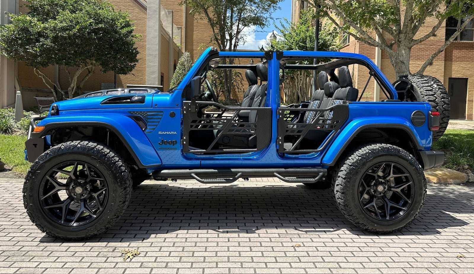 Used 2022 Jeep Wrangler Unlimited Sahara w/ LED Lighting Group AWD/4WD image 4