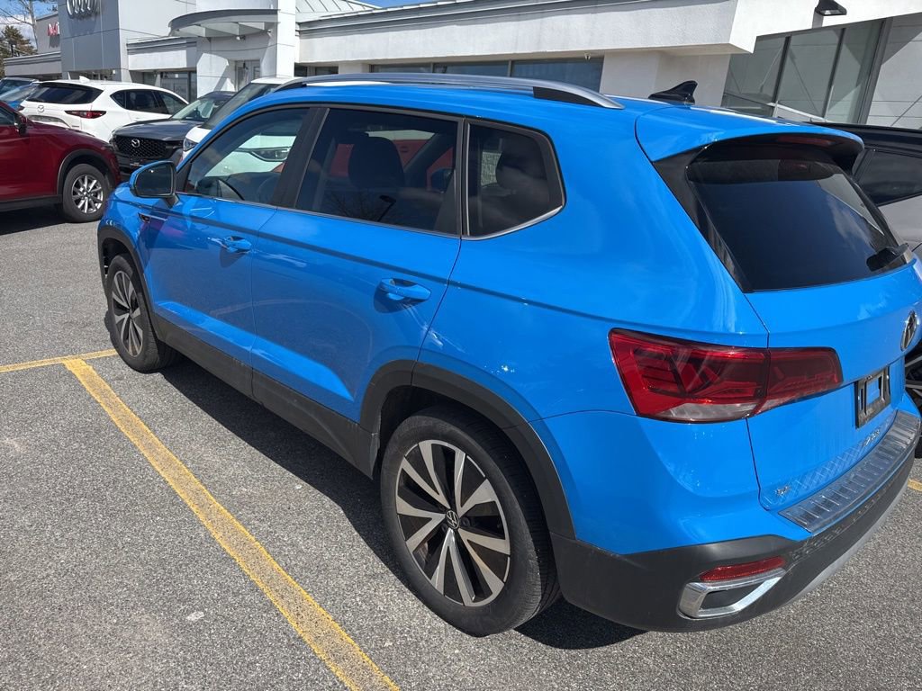 Used 2023 Volkswagen Taos SE w/ Panoramic Sunroof Package AWD/4WD image 4