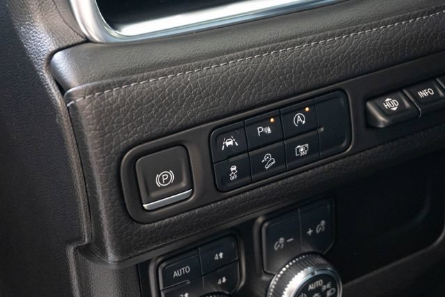 Used 2023 GMC Yukon Denali AWD/4WD image 24