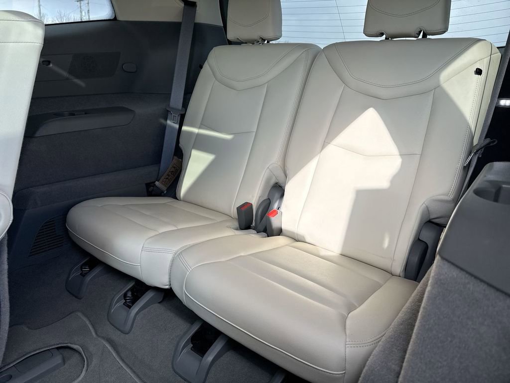 Used 2023 Cadillac XT6 Premium Luxury w/ Technology Package image 24