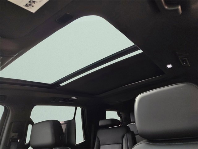 Used 2024 Chevrolet Tahoe Z71 w/ Luxury Package image 29