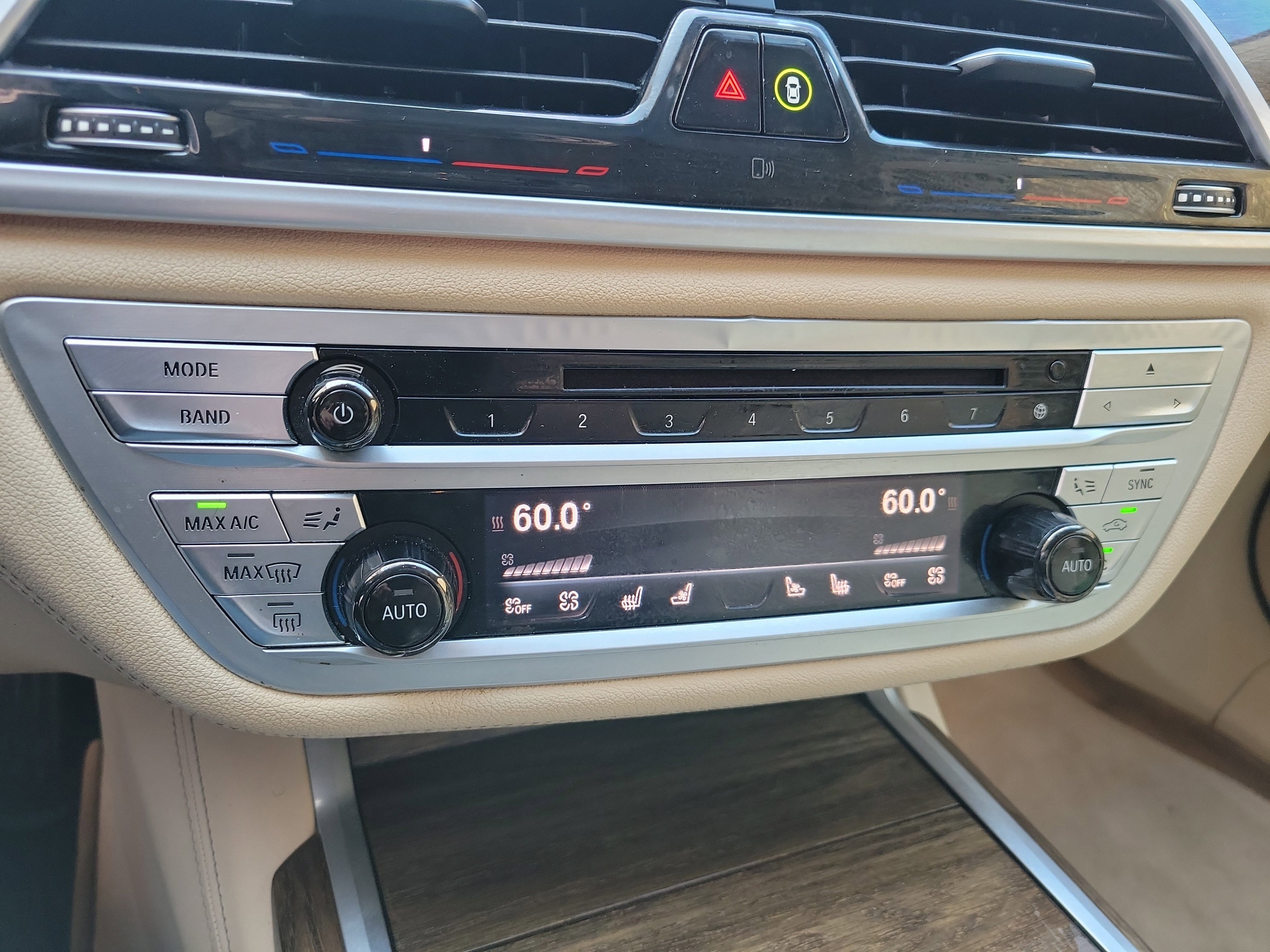 Used 2017 BMW 740i image 19