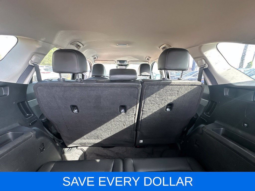 Used 2025 Kia Sorento S FWD image 7