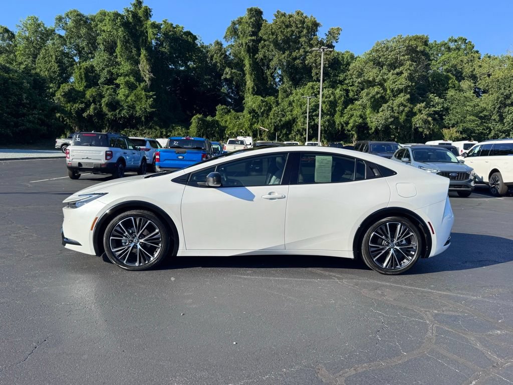 Used 2024 Toyota Prius Limited FWD image 3