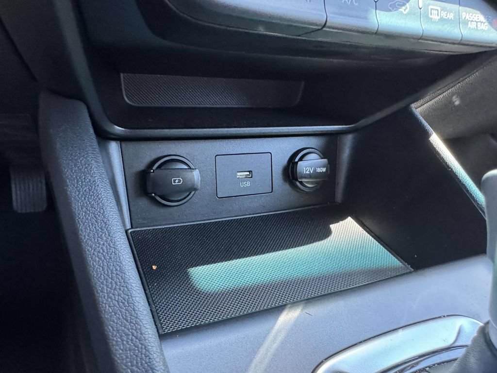 Certified 2023 Hyundai Kona SEL AWD/4WD image 29