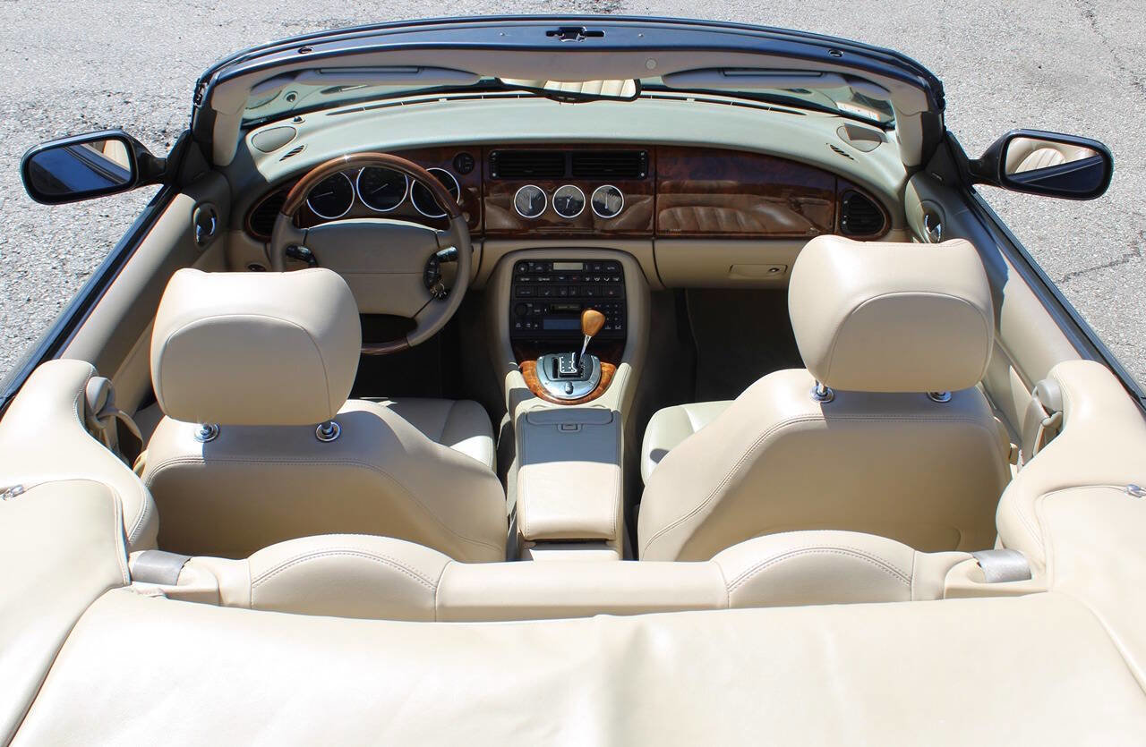 Used 2004 Jaguar XK8 Convertible image 32