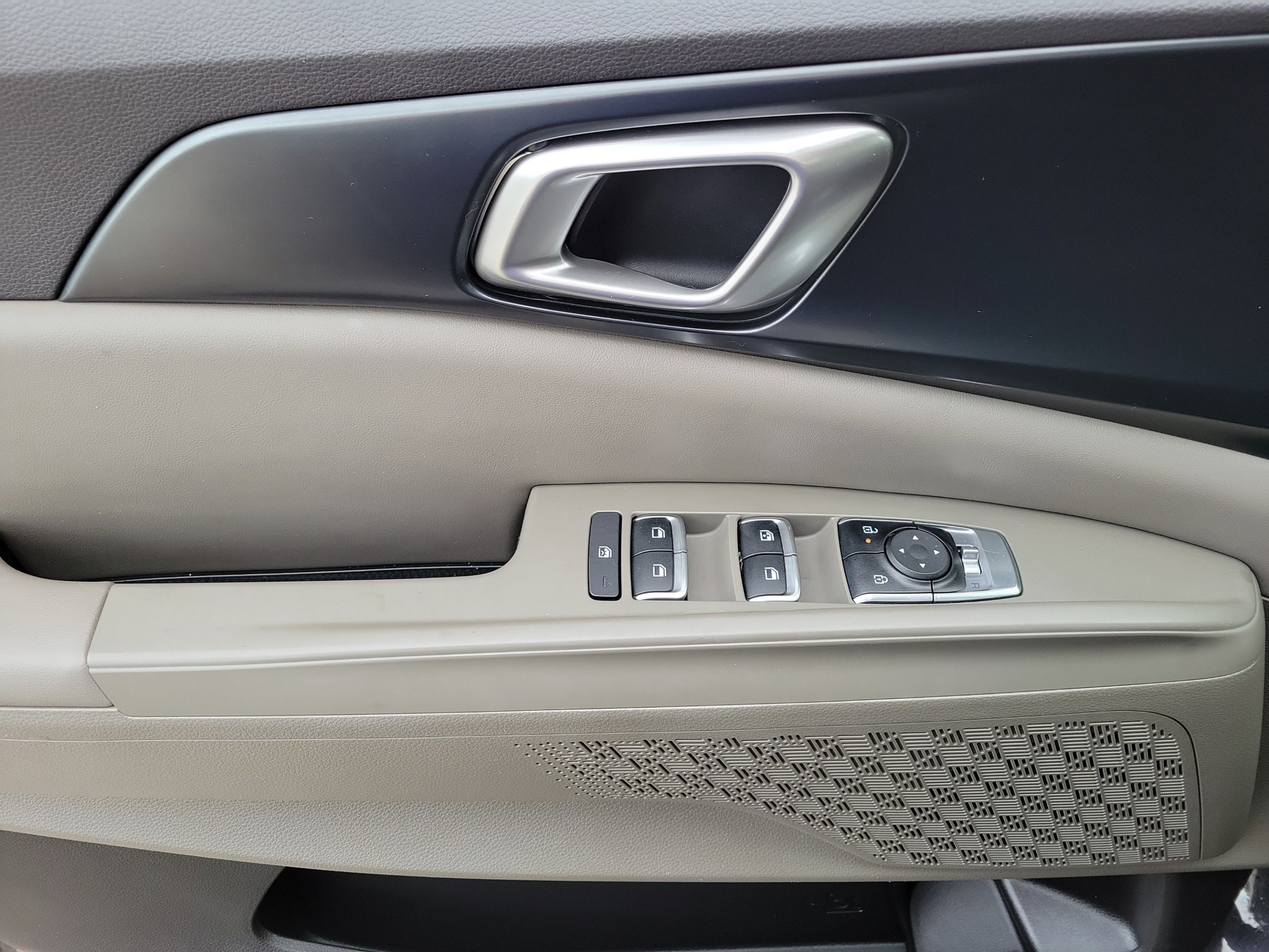 Certified 2026 Kia Carnival FWD image 13
