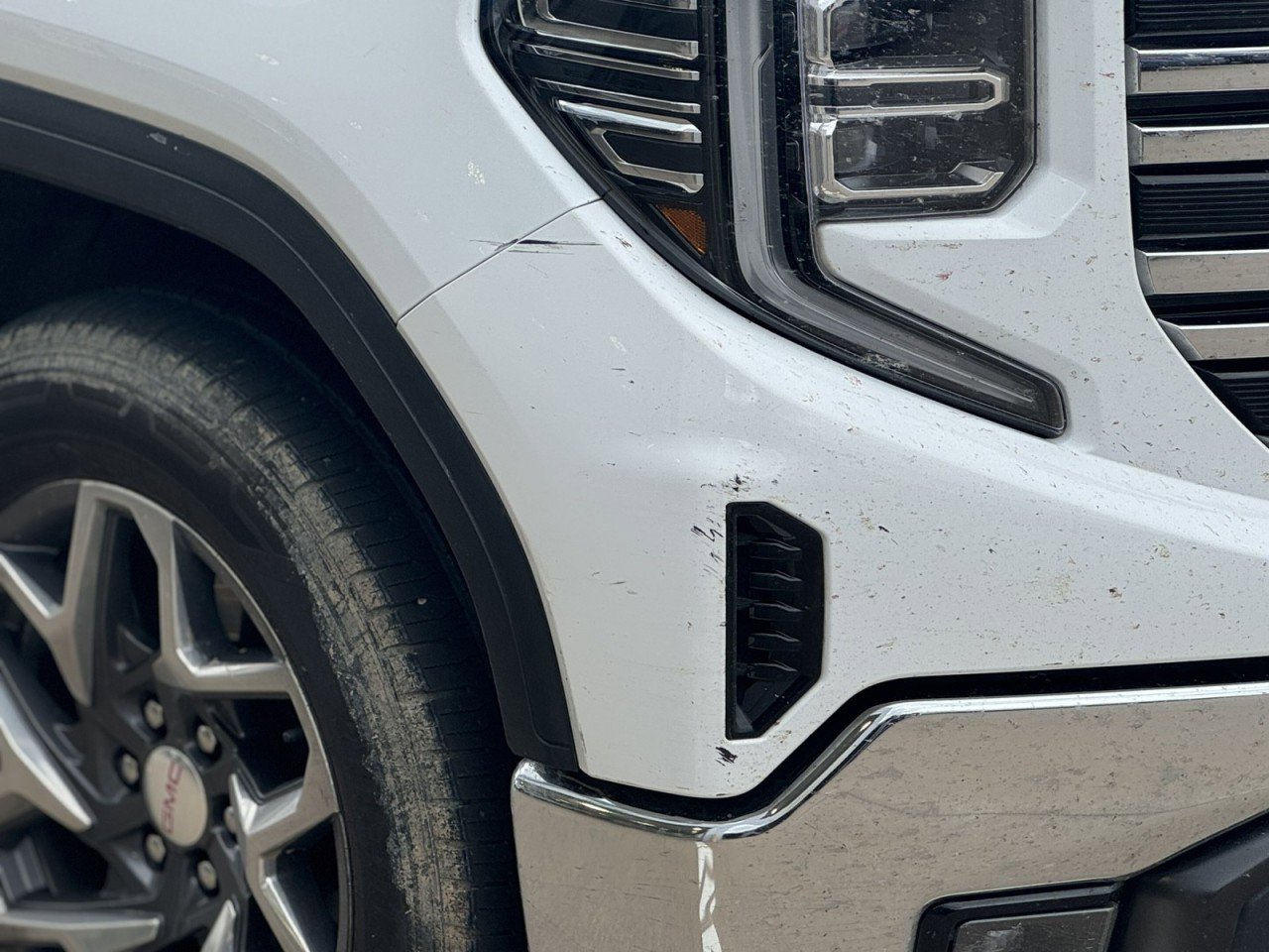 Used 2022 GMC Sierra 1500 SLT w/ SLT Convenience Package image 4