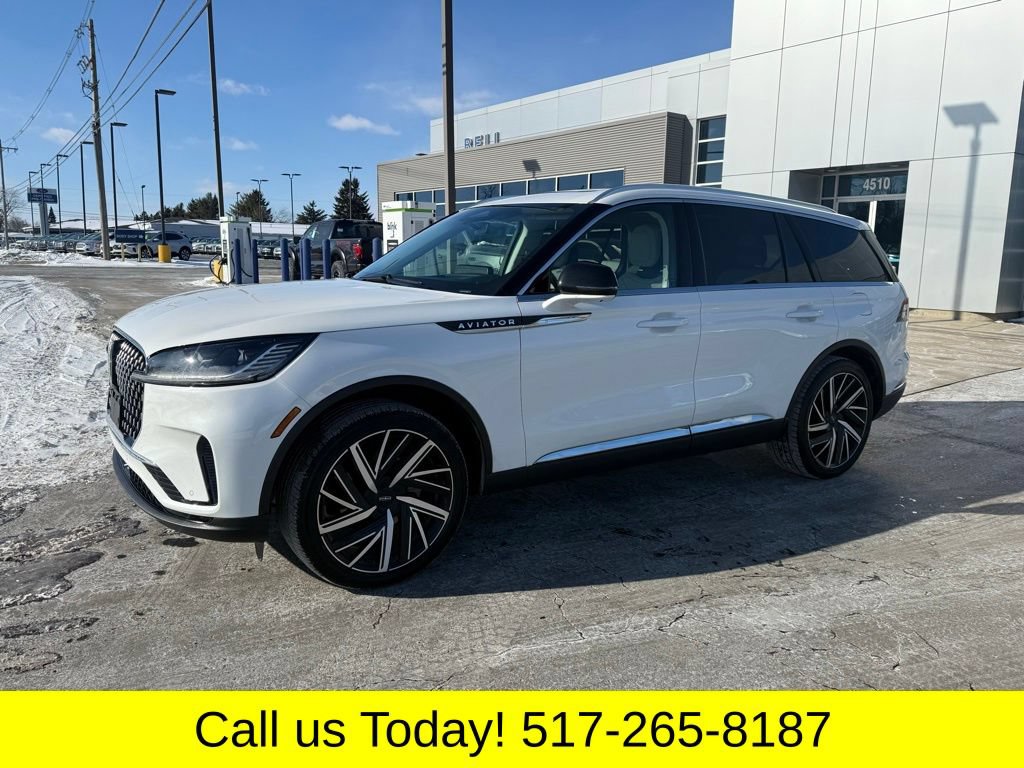 Used 2025 Lincoln Aviator Reserve w/ Equipment Group 201A AWD/4WD image 3
