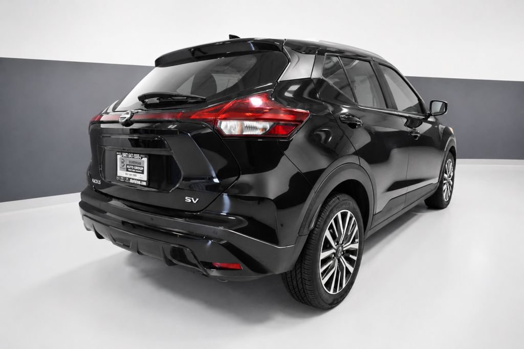 Used 2022 Nissan Kicks SV FWD image 8