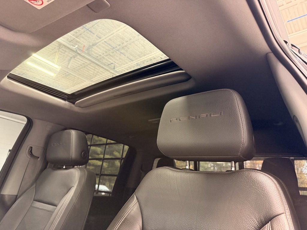 Used 2021 GMC Sierra 3500 Denali w/ Denali Black Diamond Edition image 30