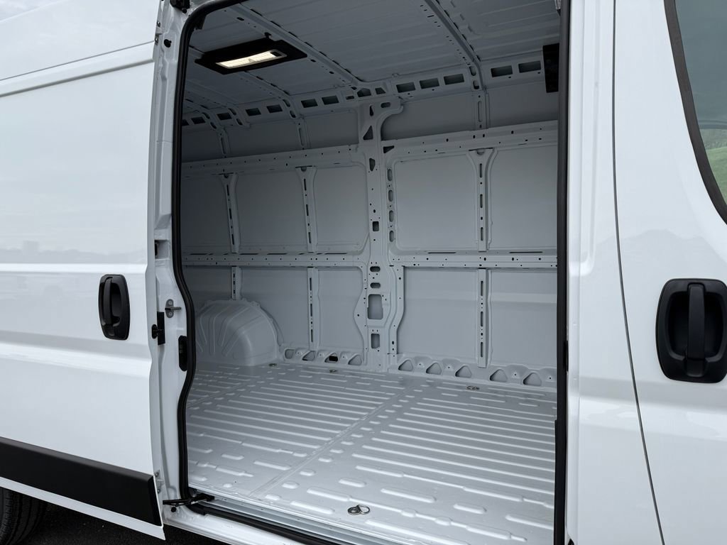 New 2025 RAM ProMaster 2500 w/ Convenience Group image 32