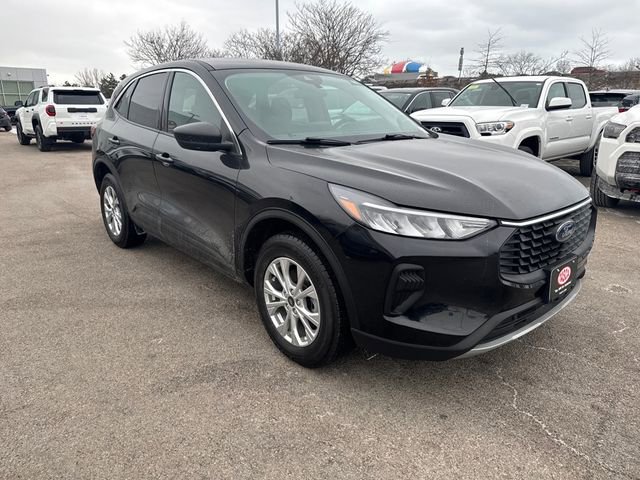 Used 2023 Ford Escape Active image 11