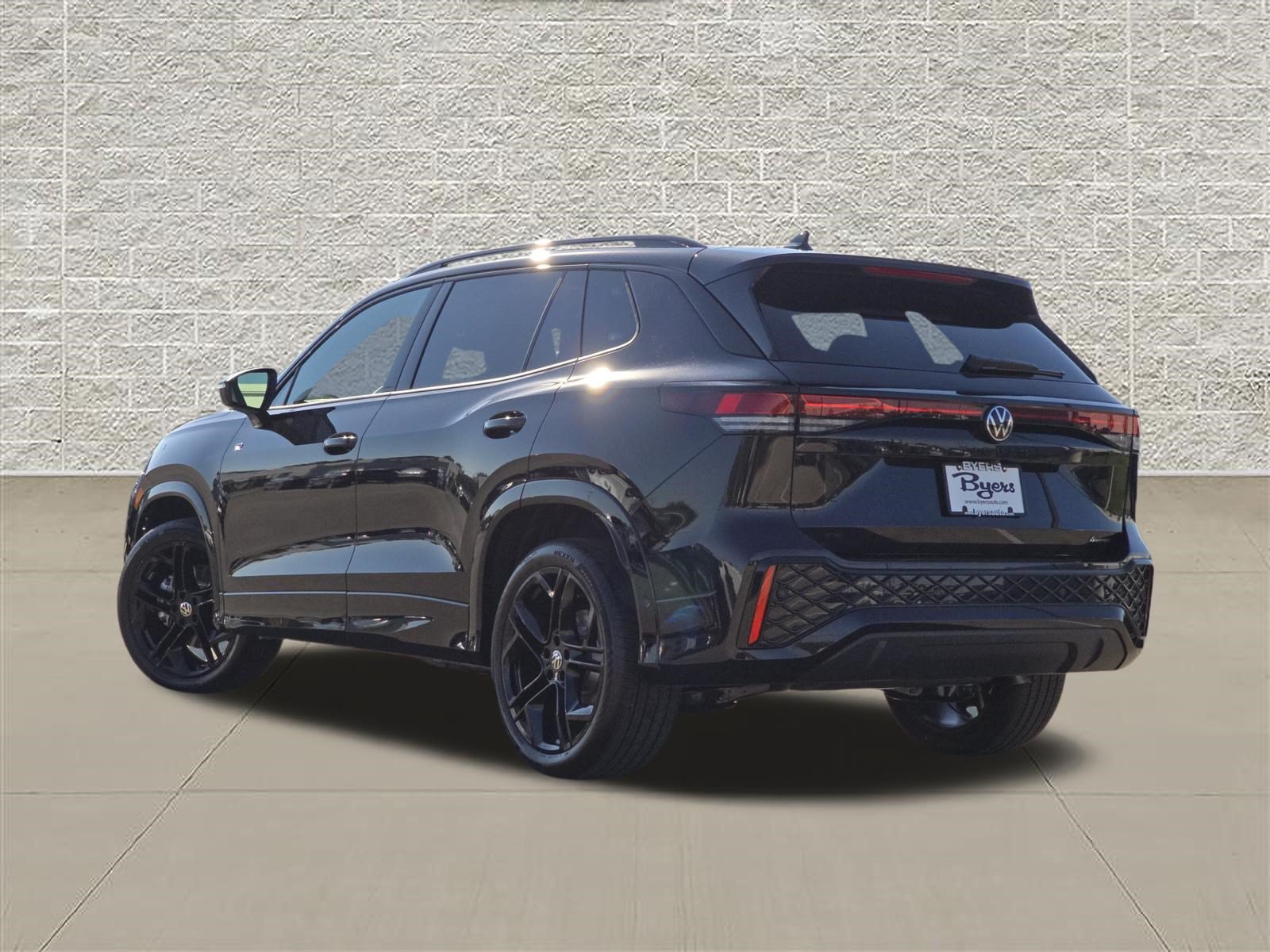 New 2026 Volkswagen Tiguan SE R-Line AWD/4WD image 5