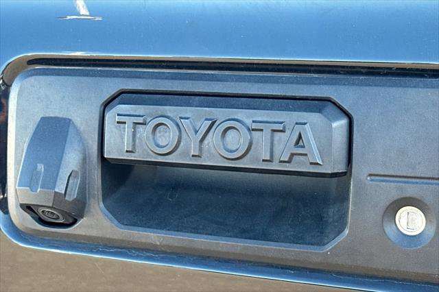 Certified 2018 Toyota Tacoma TRD Off-Road image 7